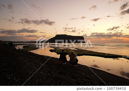 Sunrise at gwangchigi beach 100739458