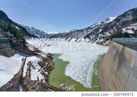 黑部水壩仍然存在的黑部水壩 100740472