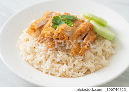 Steamed Rice with Fried Chicken or Hainanese Chicken Rice Steamed Rice with Fried Chicken or Hainanese Chicken Rice 100740823