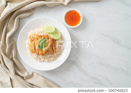 Steamed Rice with Fried Chicken or Hainanese Chicken Rice Steamed Rice with Fried Chicken or Hainanese Chicken Rice 100740825