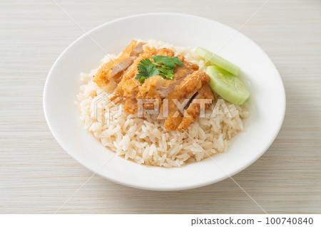Steamed Rice with Fried Chicken or Hainanese Chicken Rice 100740840
