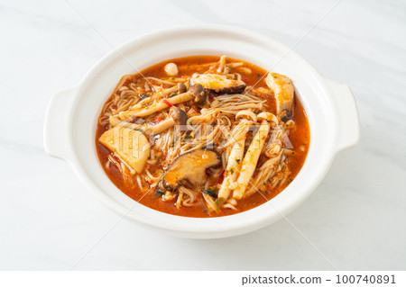 Stir-fried Spicy Mushroom with Tom Yum Soup Stir-fried Spicy Mushroom with Tom Yum Soup 100740891