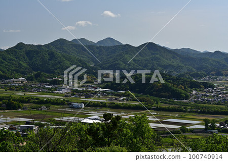 View of Mt. Sanshaka in Hyogo Prefectural Tamba Tree-lined Central Park 100740914
