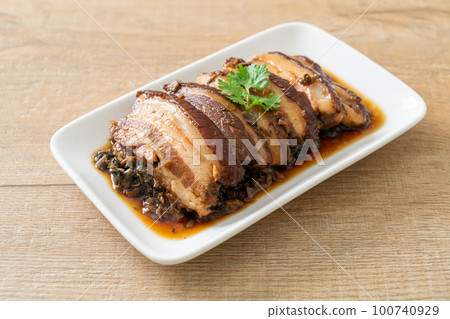 Steam Belly Pork With Swatow Mustard Cubbage Recipes or Mei Cai Kou Rou Steam Belly Pork With Swatow Mustard Cubbage Recipes or Mei Cai Kou Rou 100740929
