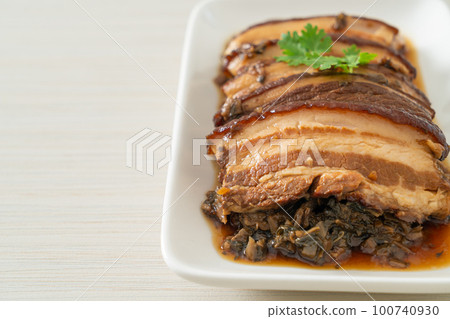 Steam Belly Pork With Swatow Mustard Cubbage Recipes or Mei Cai Kou Rou Steam Belly Pork With Swatow Mustard Cubbage Recipes or Mei Cai Kou Rou 100740930