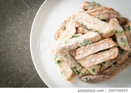 Sugar Coated Taro or Crispy Sweet Snow Taro 100740945