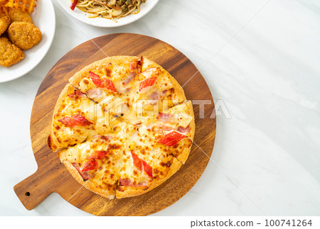 ham and crab stick pizza 100741264