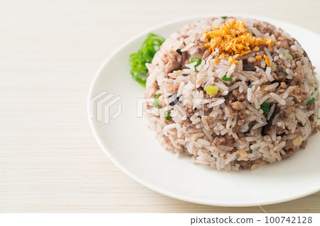 Salted Chinese Black Olive Fried Rice with Minced Pork 100742128