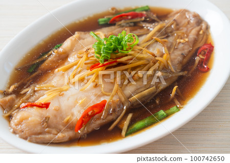 Steamed Fish with Soy Sauce Steamed Fish with Soy Sauce 100742650