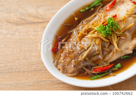 Steamed Fish with Soy Sauce Steamed Fish with Soy Sauce 100742662