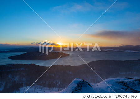 Bihoro Pass in the Morning-Winter 05 Bihoro Pass in the Morning-Winter 05 100749460