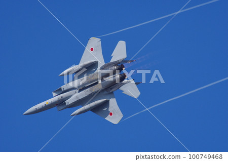 航空自衛隊F-15在航空節上進行機動飛行 航空自衛隊F-15在航空節上進行機動飛行 100749468