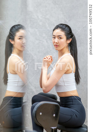 female physical doctor lifestyle female physical doctor lifestyle 100749532