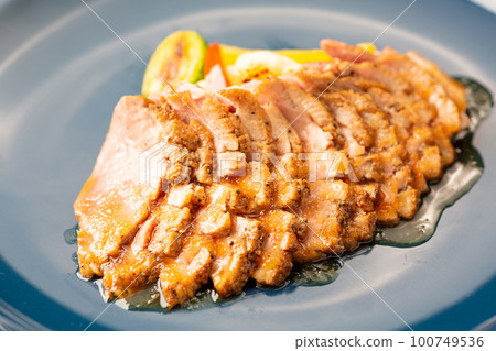 Roasted duck Roasted duck 100749536