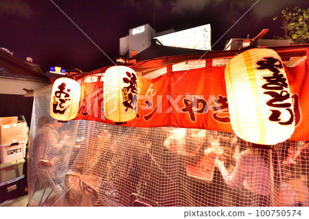 Nakasu Yatai, Nakasu Yatai Village, red lanterns, image of Nakasu, image of Hakata, Nakasu, Hakata Ward, Fukuoka City Nakasu Yatai, Nakasu Yatai Village, red lanterns, image of Nakasu, image of Hakata, Nakasu, Hakata Ward, Fukuoka City 100750574
