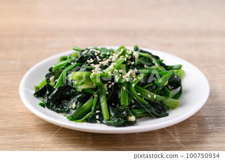 Korean spinach salad (Sigeumchi namul), Korean side dish 100750934