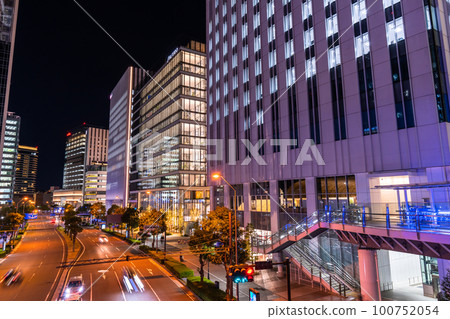 《神奈川縣》橫濱港未來寫字樓所有建築物照明夜景 《神奈川縣》橫濱港未來寫字樓所有建築物照明夜景 100752054
