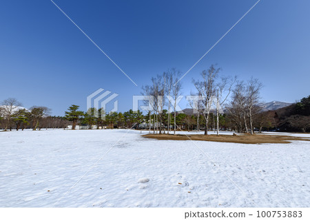 Fukiage Kogen campsite with a beautiful snowy landscape during the winter holidays 100753883