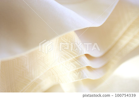 白色立體圖像剪裁和服婚紗禮服圖像照片 100754339