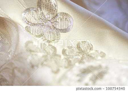 白色立體圖像剪裁和服婚紗禮服圖像照片 白色立體圖像剪裁和服婚紗禮服圖像照片 100754340