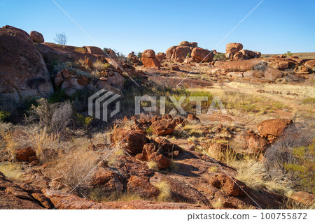 荒涼的風景與奇形怪狀的魔鬼大理石 100755872