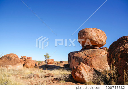 Walking scenery of Devils Marble 100755882