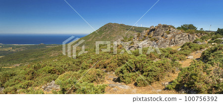 Ria de Arosa from A Curota Viewpoint, Puebla del Caraminal, Spain 100756392