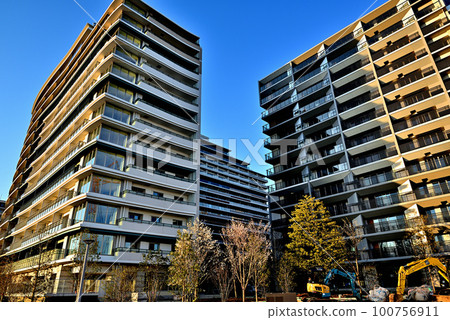 Harumi Flag and Harumi Green Road Park under construction in Tokyo Evening view of high-rise apartments 100756911