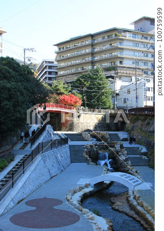 秋天的有馬川水上樂園（兵庫縣神戶市北區有馬溫泉） 100759599