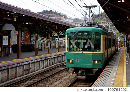 Enoden 1000 series arriving at Hase Station 100761902