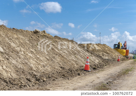 Civil engineering image Civil engineering image 100762072