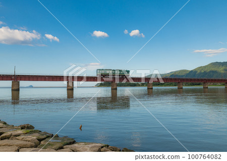 Yura River bridge 100764082