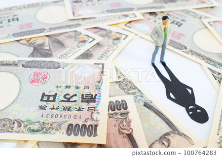 Fraud, unscrupulous business practices, image of a villain Fraud, unscrupulous business practices, image of a villain 100764283