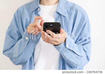 方便使用智能手機 100764746