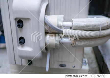 Piping inside electric water heater 100764902