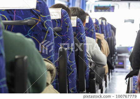 Bus tour on sightseeing bus 100767779