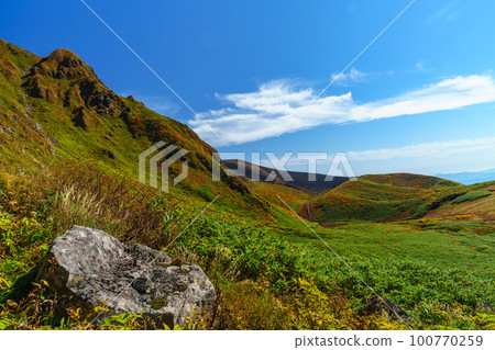 Akita-Komagatake Climbing Mt. Moominvalley with spectacular autumn leaves 100770259