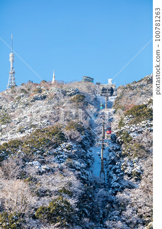 [眉山]大雪天的眉山山頂 100781263