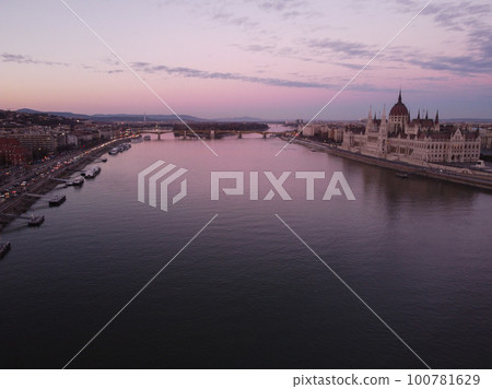 Evening view of Parliament. Colorful sanset in Budapest, Hungary, Europe. Evening view of Parliament. Colorful sanset in Budapest, Hungary, Europe. 100781629