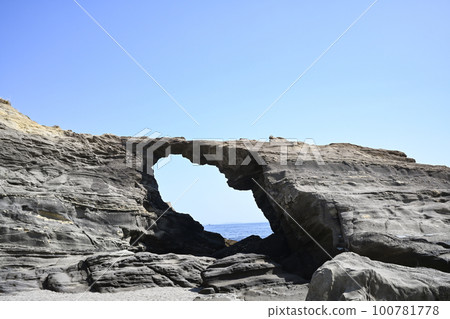 迷宮洞窟的城島海岸風光【神奈川縣三浦市】 迷宮洞窟的城島海岸風光【神奈川縣三浦市】 100781778