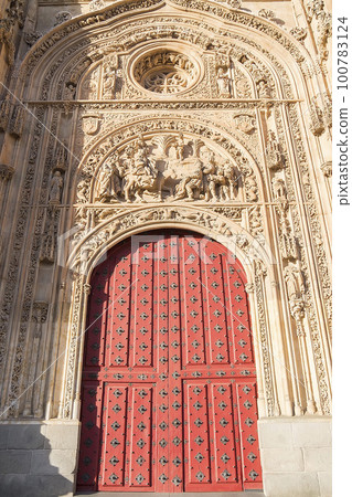 Photo detail of part of the Salamanca catedral in Spain 100783124