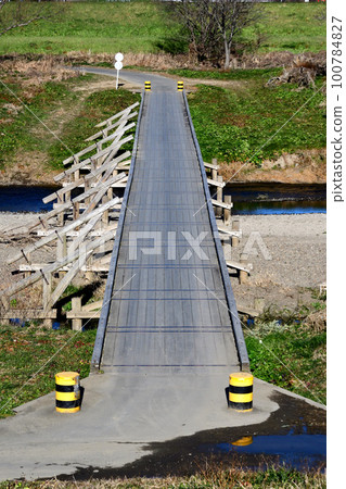 The Shimada Bridge over the Koshibe River in Saitama Prefecture is a submerged bridge with a hidden history. The Shimada Bridge over the Koshibe River in Saitama Prefecture is a submerged bridge with a hidden history. 100784827