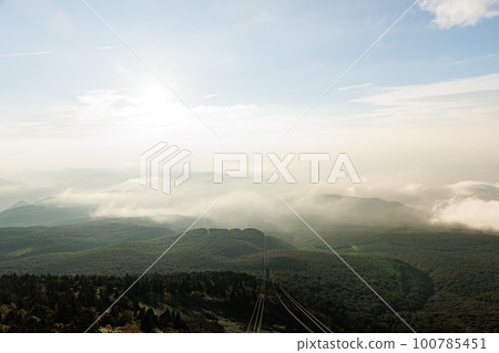Hakkoda Ropeway in autumn colors 100785451