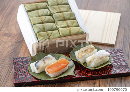 Persimmon leaf sushi Persimmon leaf sushi 100790070