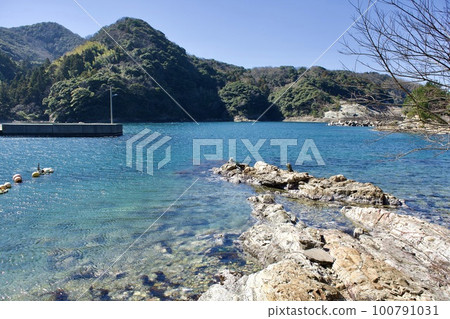 Shijunura, Shimane Peninsula, Kumotsu, the sea of Suwa Shrine Shijunura, Shimane Peninsula, Kumotsu, the sea of Suwa Shrine 100791031