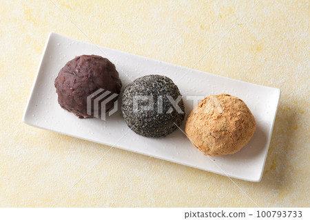 豆沙黑芝麻黃豆粉三粒飯糰 100793733