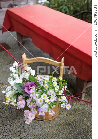 New Year's flowers displayed at the entrance 100795333