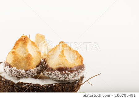 Coconut Macaroons Coconut Macaroons 100796491