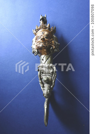 藏傳佛教金剛杵 Dorje Bajera Rare Bato Guanyin Kartari (axe) 100807098
