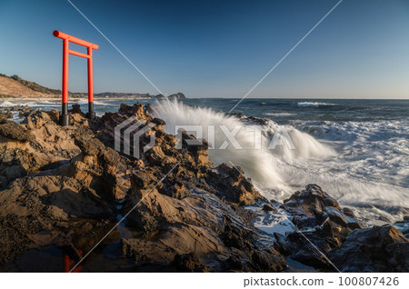 Morning on Benten Island on Hatachi Beach, Iwaki City, Fukushima Prefecture 100807426
